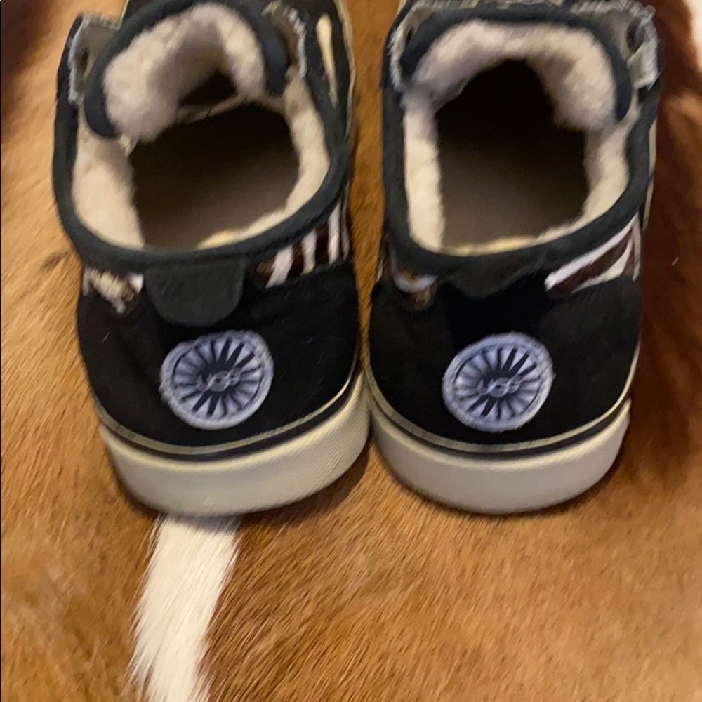 UGG - Picture 5 of 10